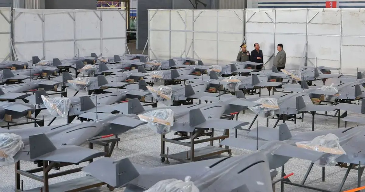 Muncitori nord-coreeni exploatați ca sclavi într-o fabrică de drone din Rusia