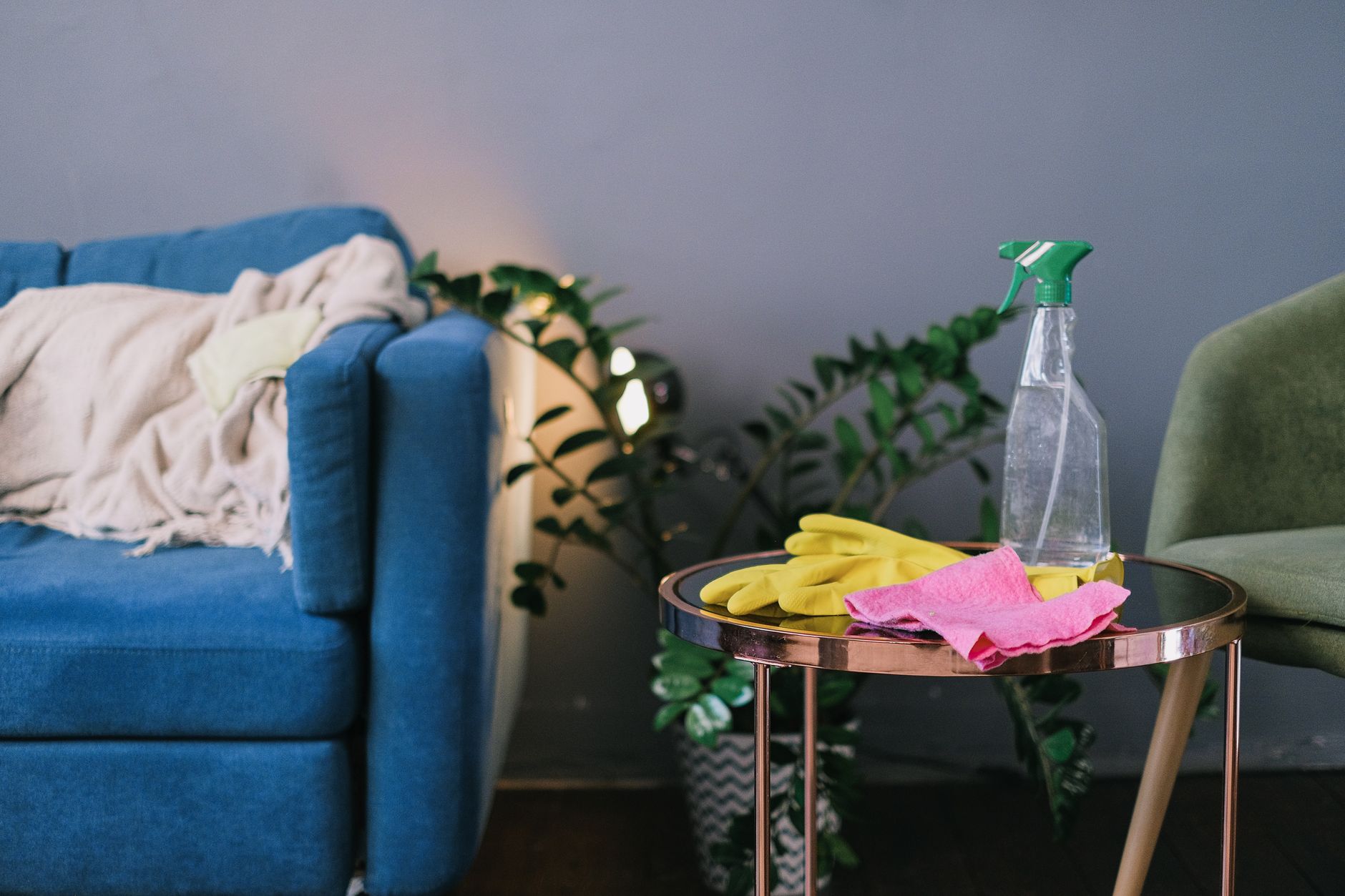 Airbnb introduce noi reguli pentru gazde: anumite sarcini casnice nu mai pot fi impuse oaspeților