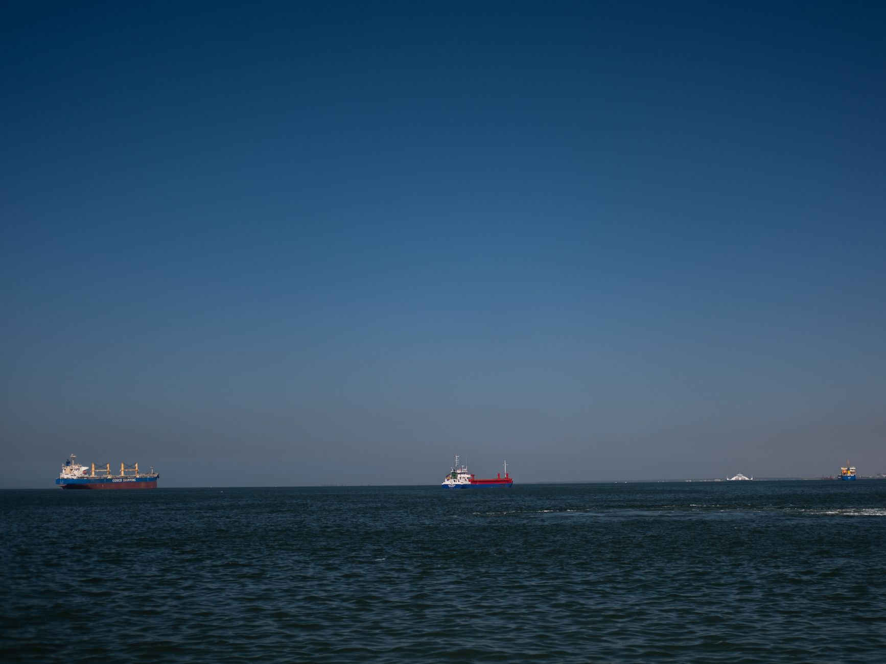 Parlamentul European solicită o operațiune navală în Marea Neagră pentru protejarea navelor civile