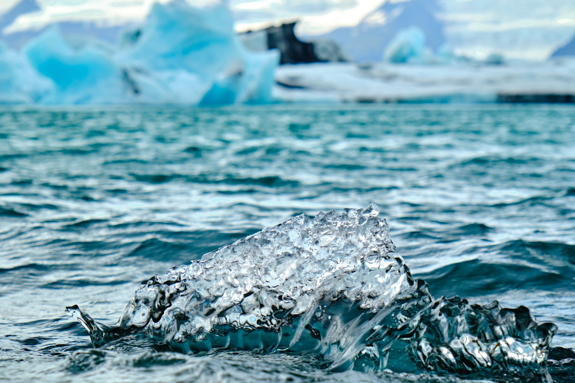 China acuză Uniunea Europeană de o mentalitate de Război Rece în ceea ce privește strategia pentru Arctica