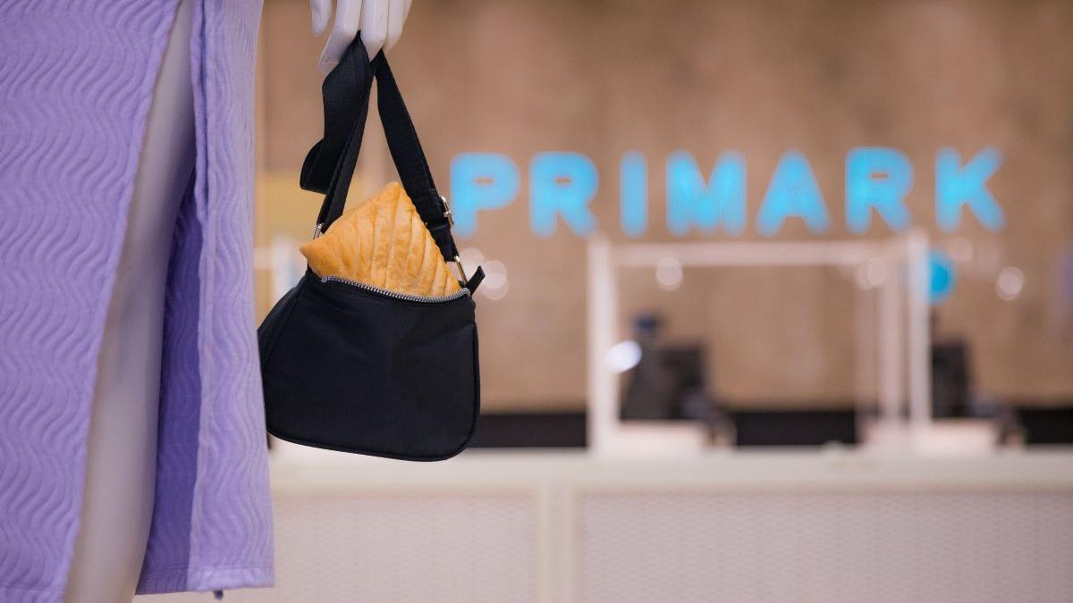 Concediere disciplinară la Primark: O manageră a ascuns haine la reducere pentru a le cumpăra ulterior