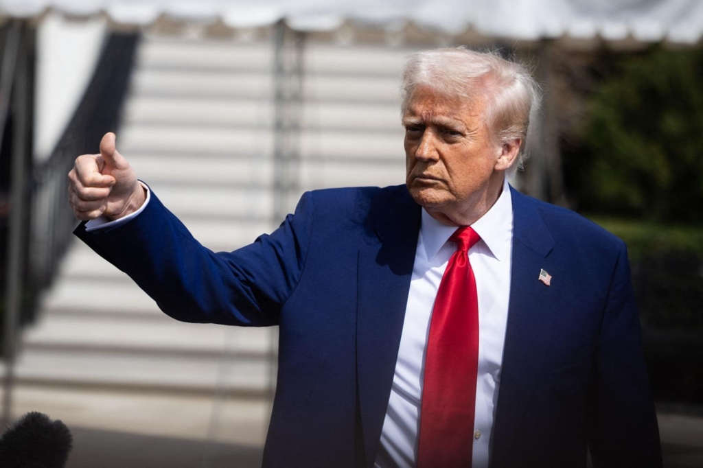 Trump amenință cu concederea unor consilieri politici după colaborarea acestora cu un guvern pro-rus