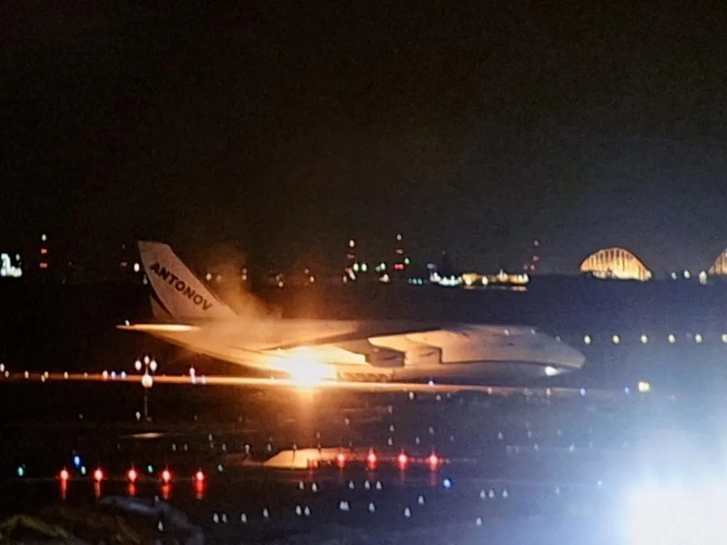 Un avion cargo ucrainean Antonov An-124 a luat foc la aterizarea pe un aeroport din Japonia