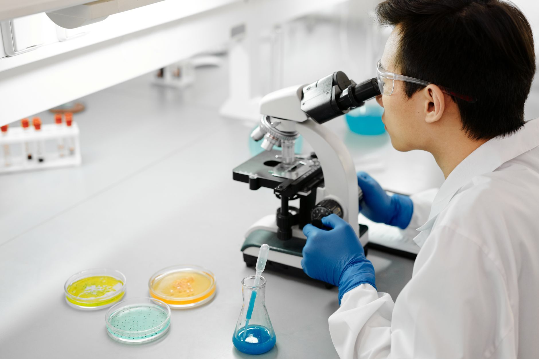 China condamnă propunerea SUA de a restricționa investițiile în sectorul biotehnologiei