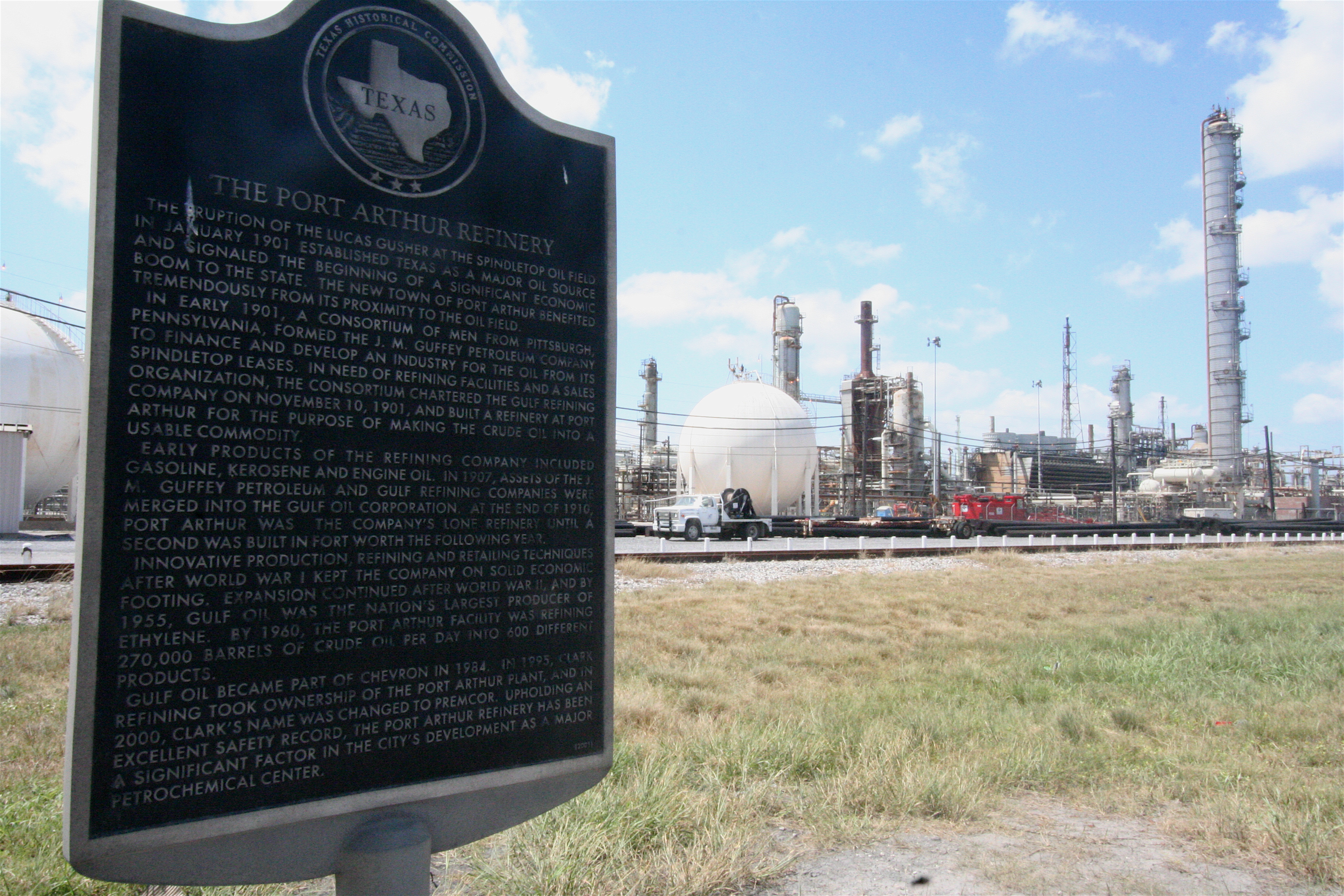 Analiza ECFR: România trebuie să coordoneze cu alte state UE verificarea vânzării Petrotel