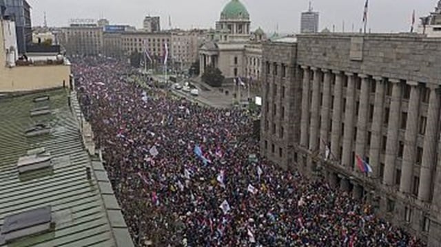 Mișcarea studențească din Serbia reprezintă cea mai mare amenințare la adresa guvernării lui Aleksandar Vučić