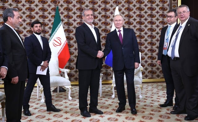 Massoud Pezeshkian se întâlnește cu Vladimir Putin la Moscova pentru summitul exportatorilor de gaze