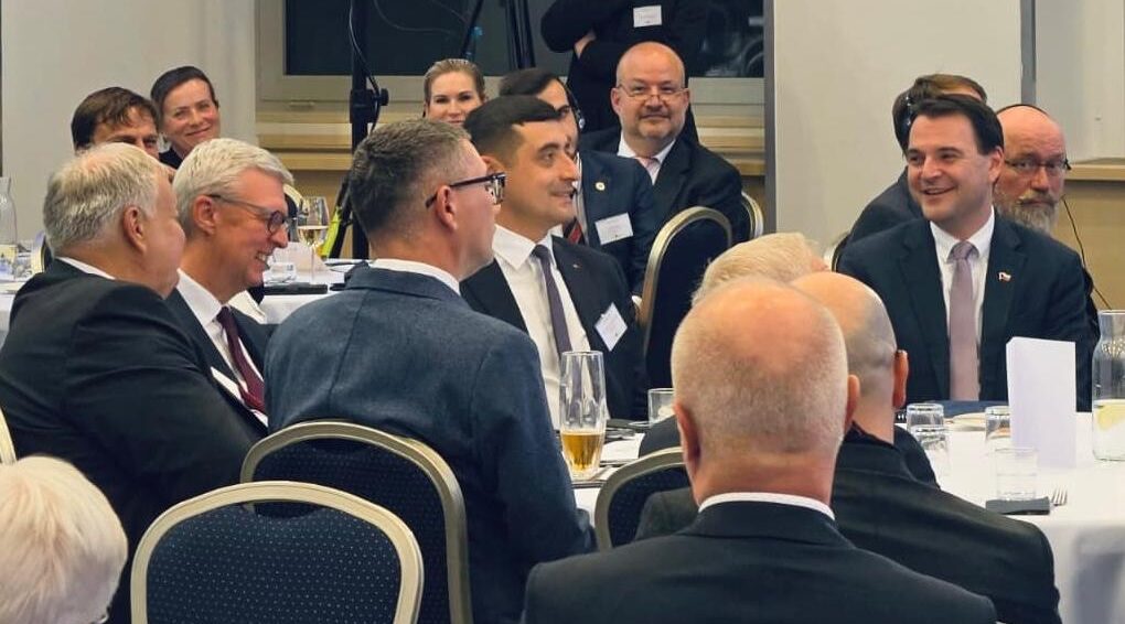 George Simion a participat la conferința internațională „Together Stronger!” de la Praga
