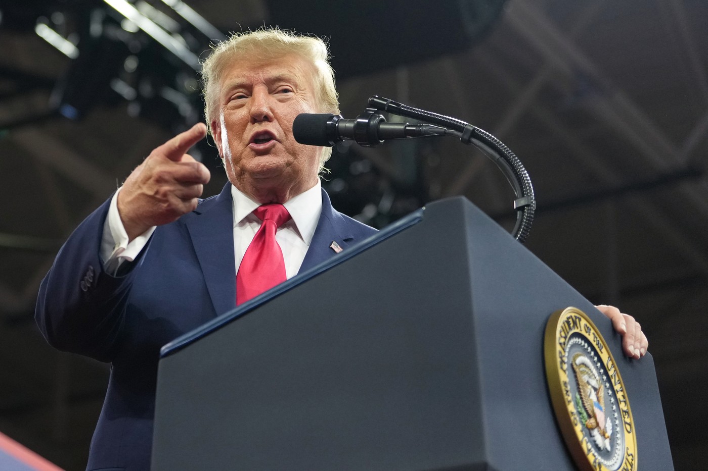 Donald Trump a discutat cu CEO-ul Google despre posibila redenumire a Oceanului Atlantic