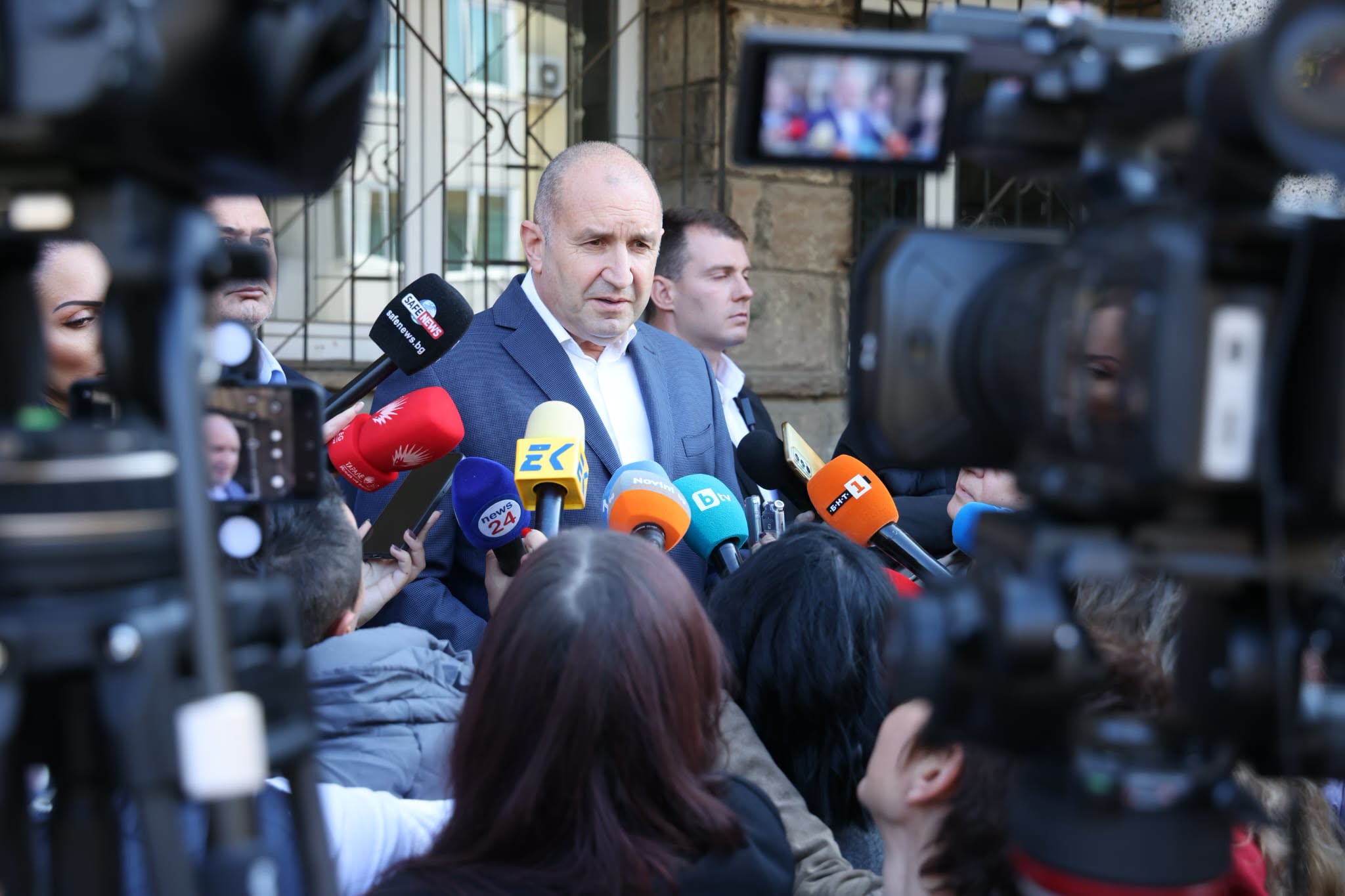 Bulgaria votează pentru noul președinte: participare scăzută la urne în prima parte a zilei