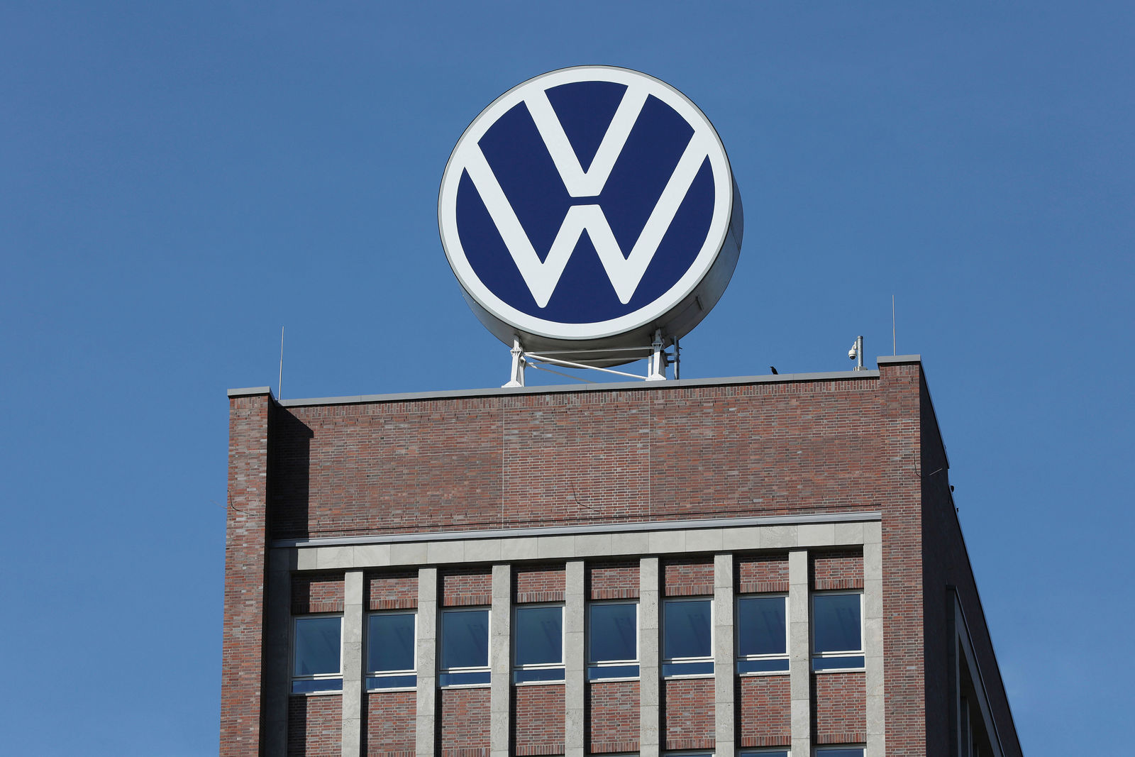 Conflict major la Volkswagen: Sindicatele amenință cu greve masive din cauza planurilor de restructurare