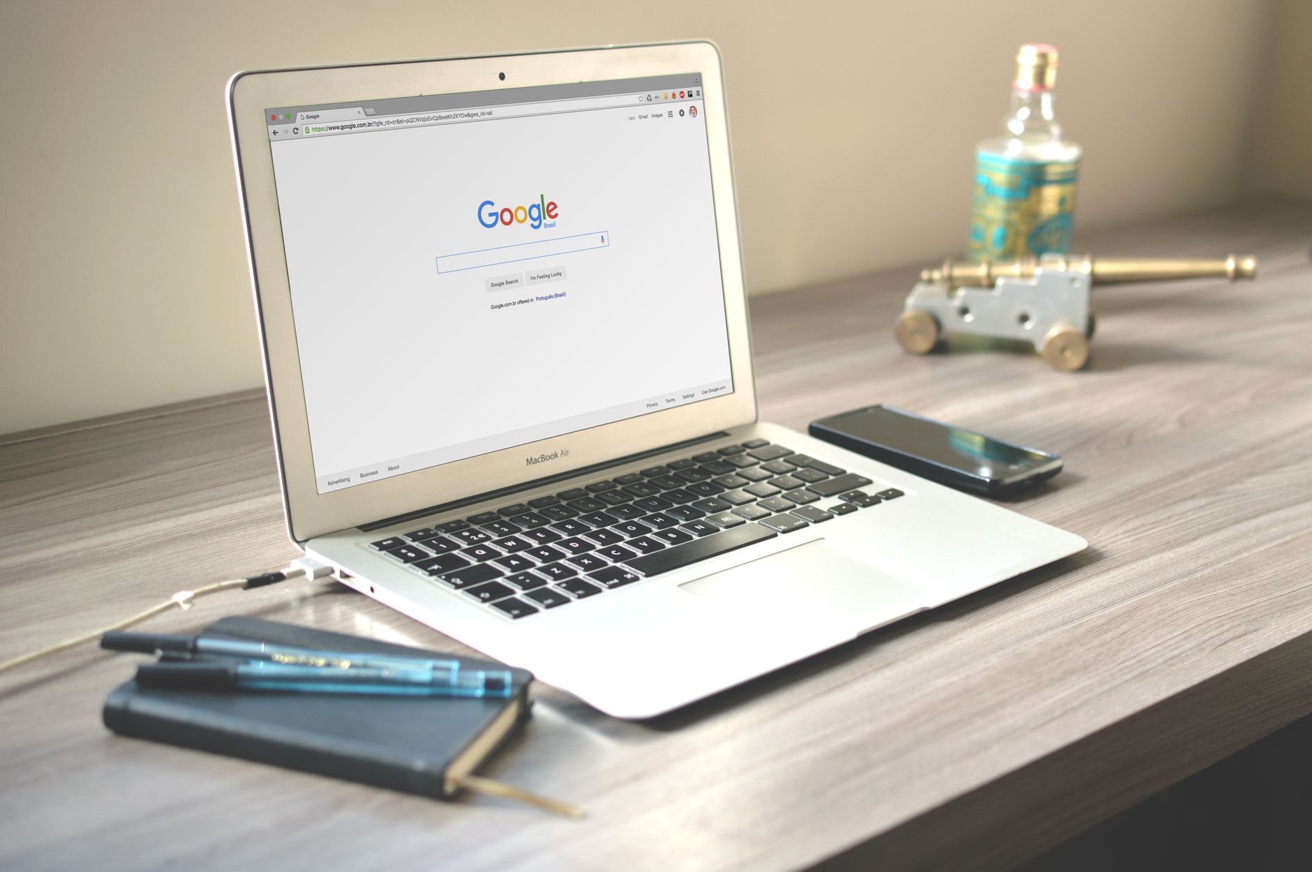 O firmă din Craiova este implicată într-o campanie online de dezinformare în Serbia