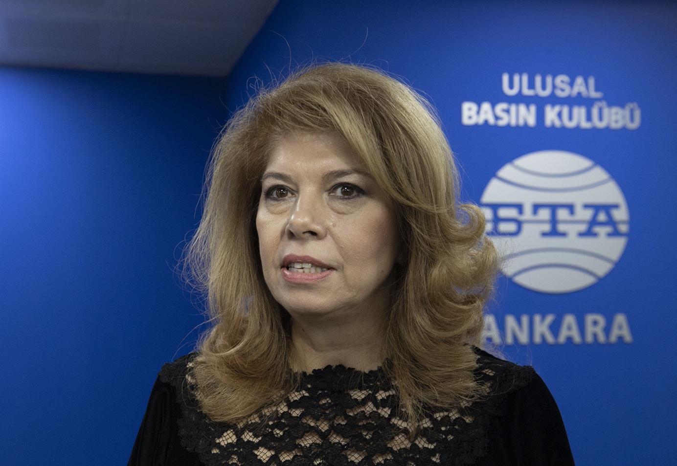 Alegeri prezidențiale în Bulgaria: Iliana Iotova se impune în primul tur, dar lupta continuă în al doilea scrutin