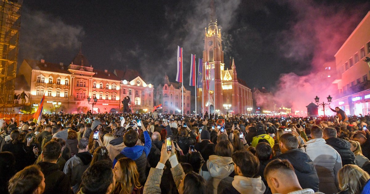 Serbia: Mișcarea studențescă pune capăt regimului lui Aleksandar Vučić după 14 ani de putere