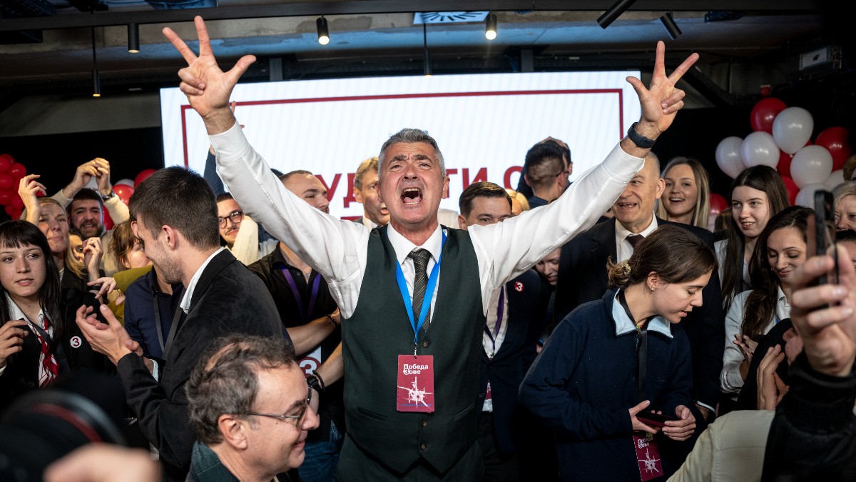 Ilija Srdanović conduce Lista Studenților spre victoria electorală în Serbia, după înfrângerea lui Aleksandar Vučić