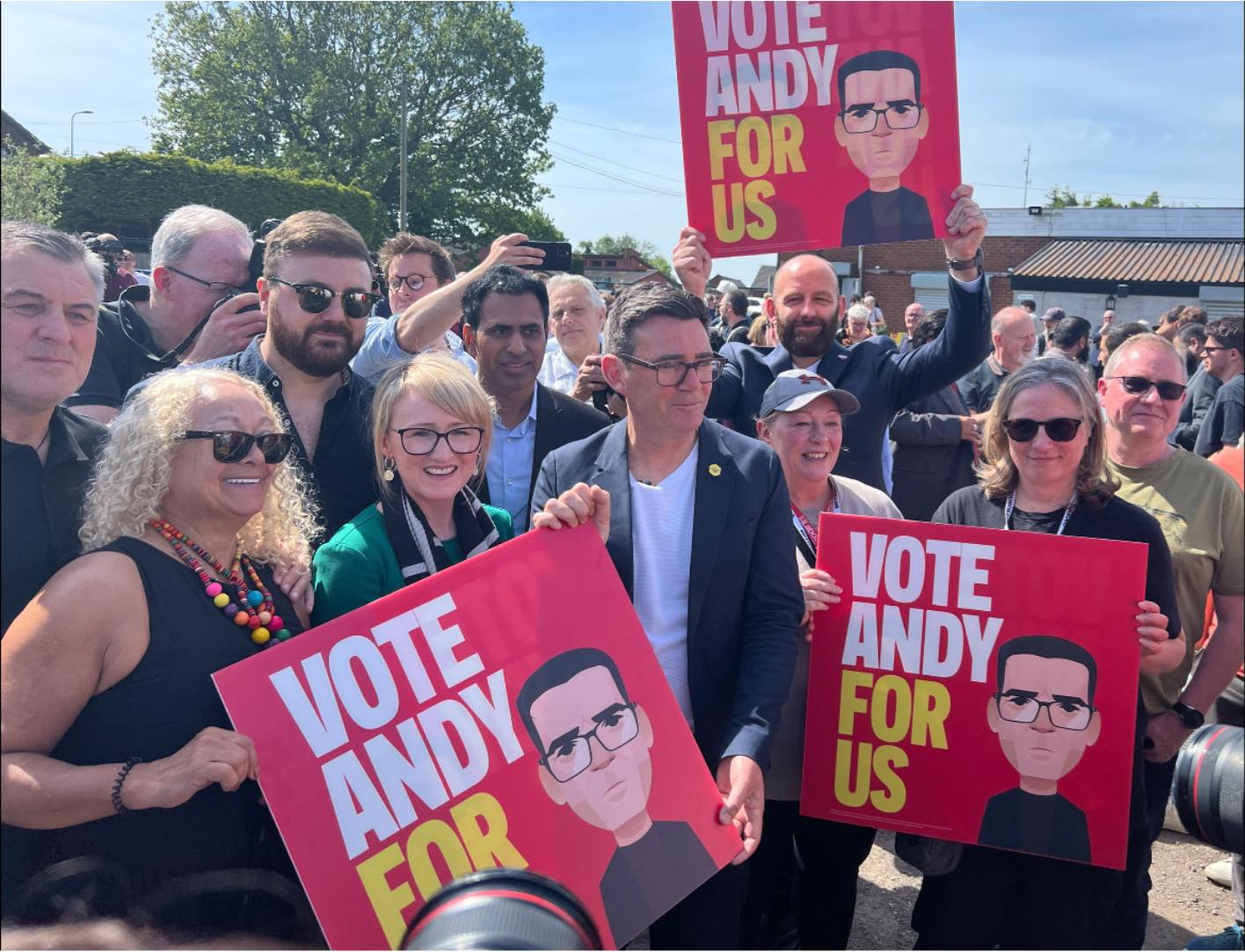 Andy Burnham propune relansarea dezbaterii privind revenirea Marii Britanie în Uniunea Europeană