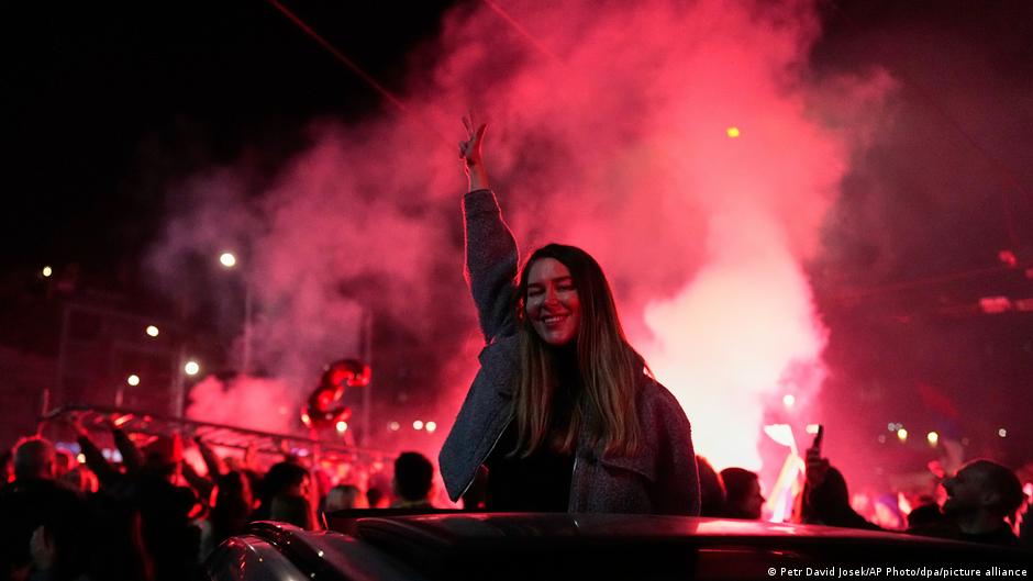 Victoria istorică în Serbia: Lista Studenților învinge alianța lui Vučić la alegerile parlamentare