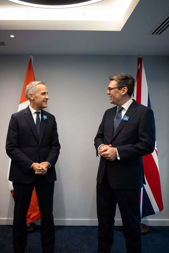 Marea Britanie refuză să se alăture Băncii pentru Apărare condusă de Canada