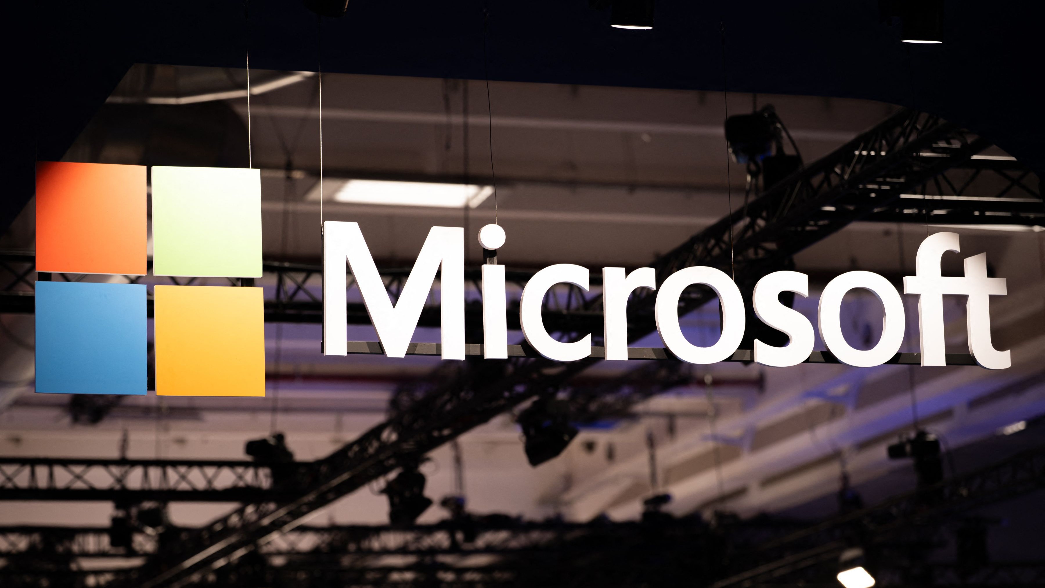 Microsoft lansează un program masiv de plecări voluntare pentru 27% din angajați