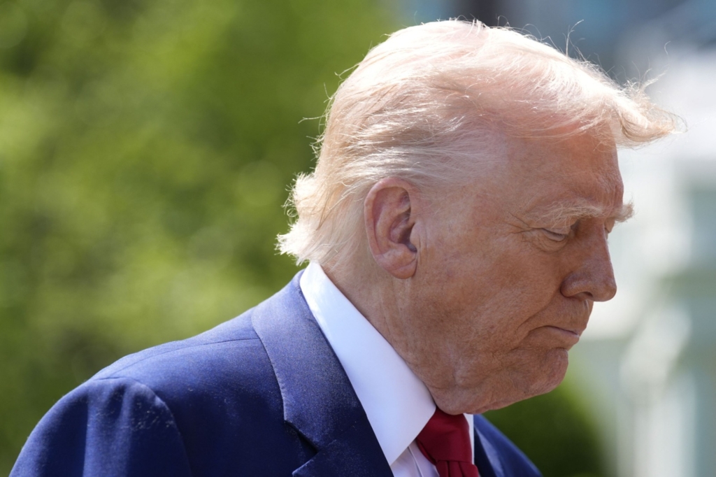 Donald Trump trimite mesaje alarmiste susținătorilor în pragul alegerilor intermediare din SUA