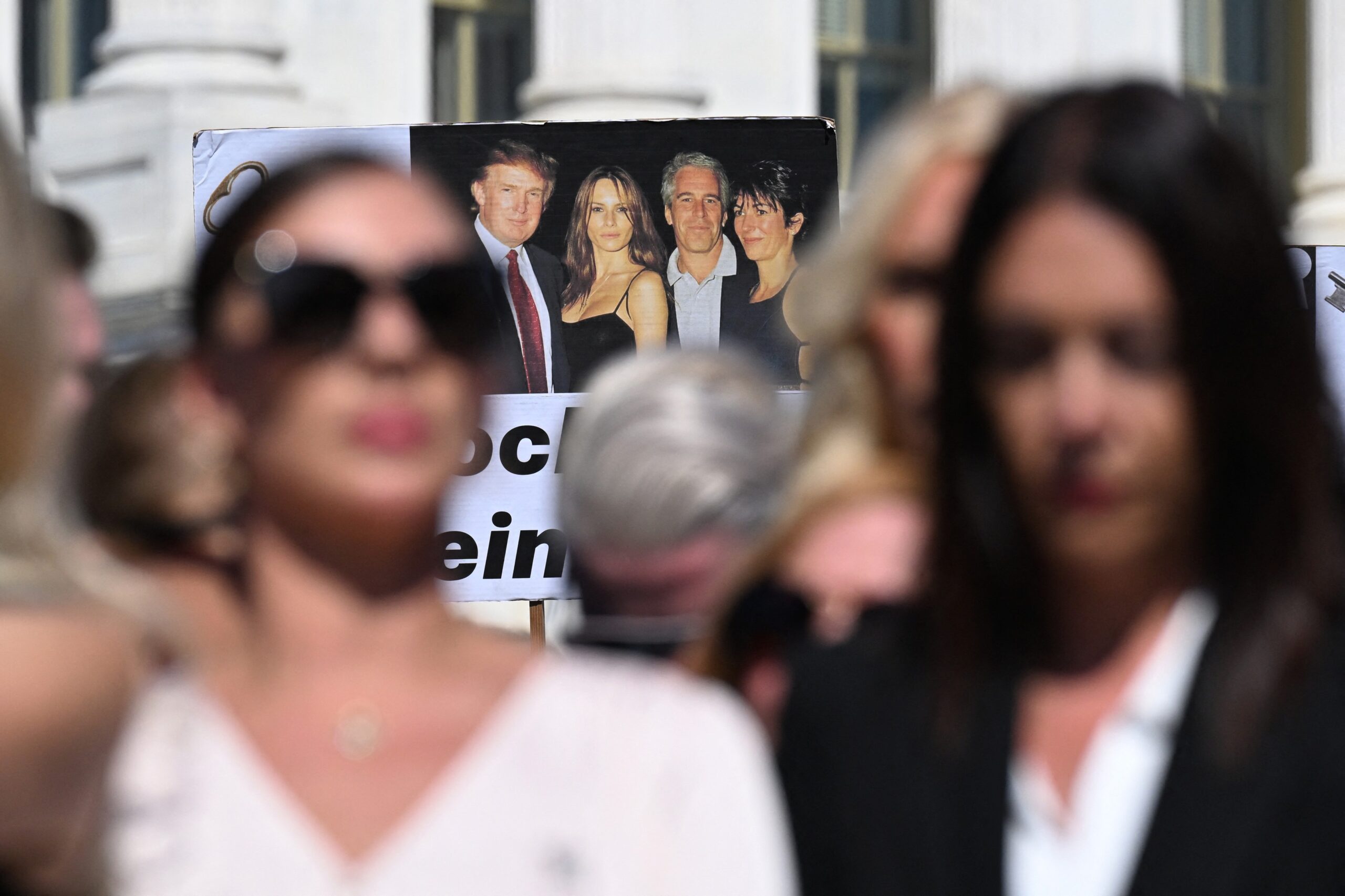 Democrații din SUA cer numirea unui procuror special pentru investigarea legăturilor dintre Trump și Epstein