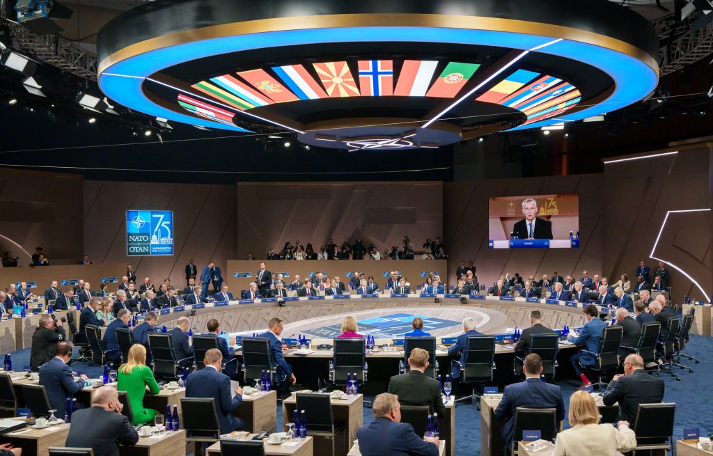 Cinci puteri militare europene vor să își asume o responsabilitate sporită în cadrul NATO
