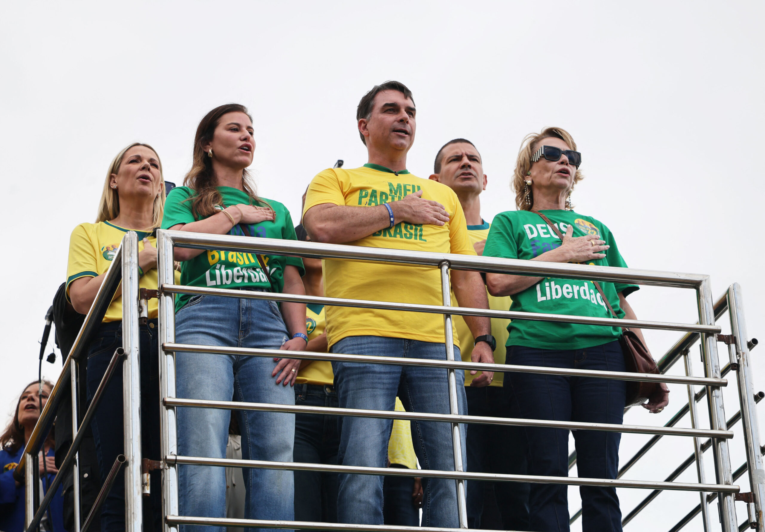Partidul lui Flávio Bolsonaro recunoaște victoria lui Lula, în timp ce Donald Trump susține că alegerile au fost fraudate