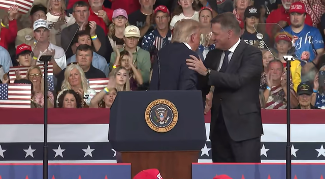 Controverse în Germania după ce șeful Audi a participat la un miting al lui Donald Trump