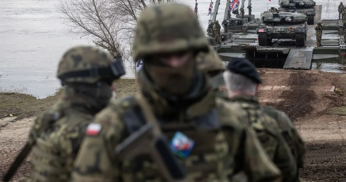 Marea Britanie și Polonia semnează un acord militar strategic pentru protejarea Flancului estic al Europei
