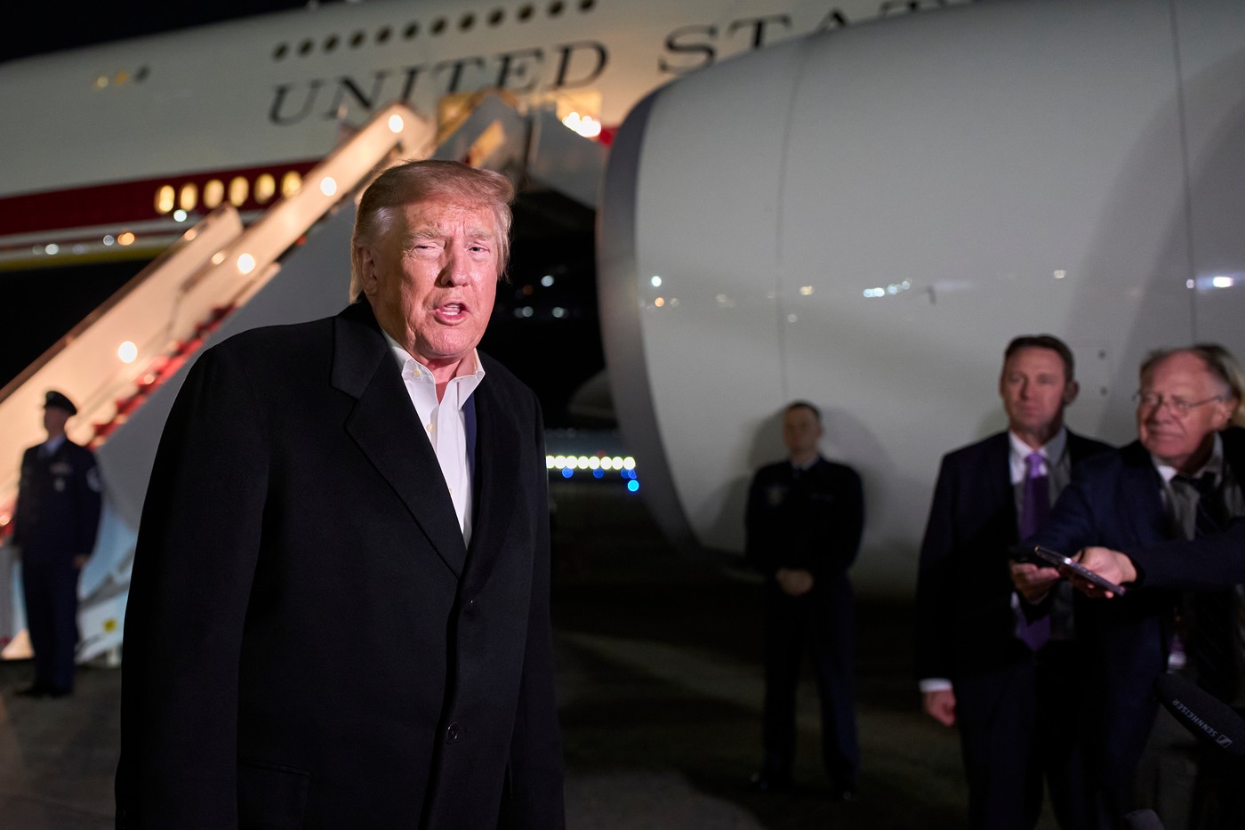 Donald Trump își exprimă susținerea pentru venirea lui Flavio Bolsonaro în Statele Unite