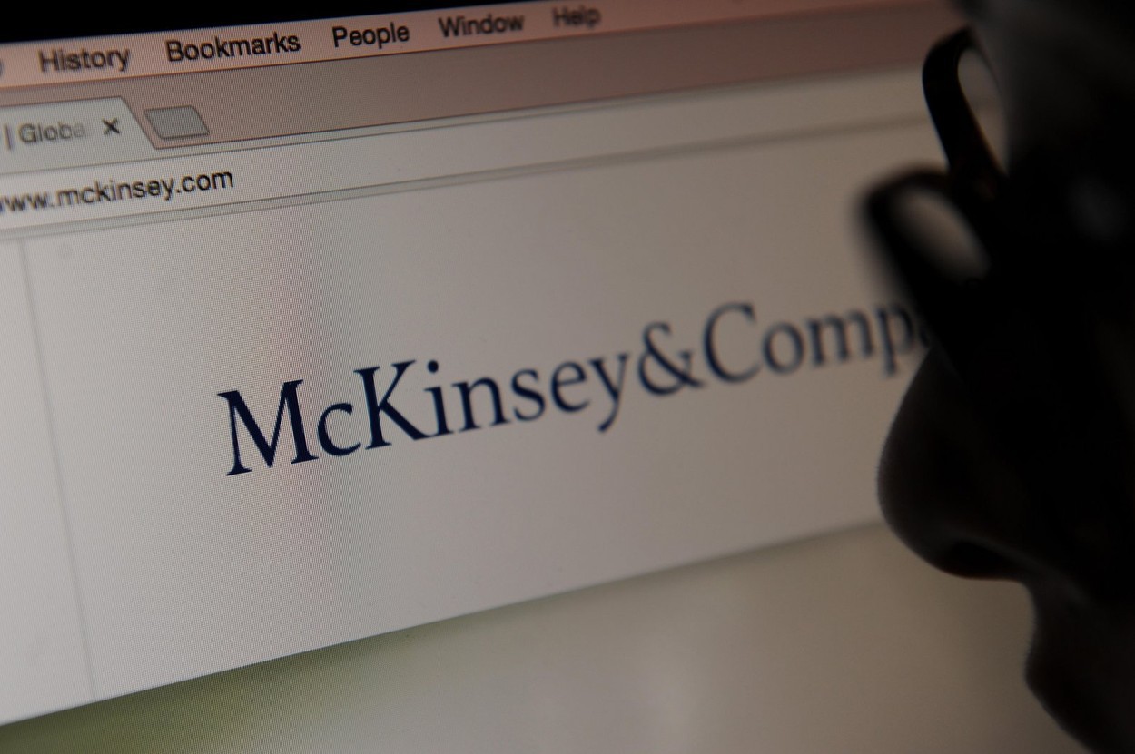 McKinsey, BCG și Bain majorează masiv salariile de început pentru a concura cu companiile de AI