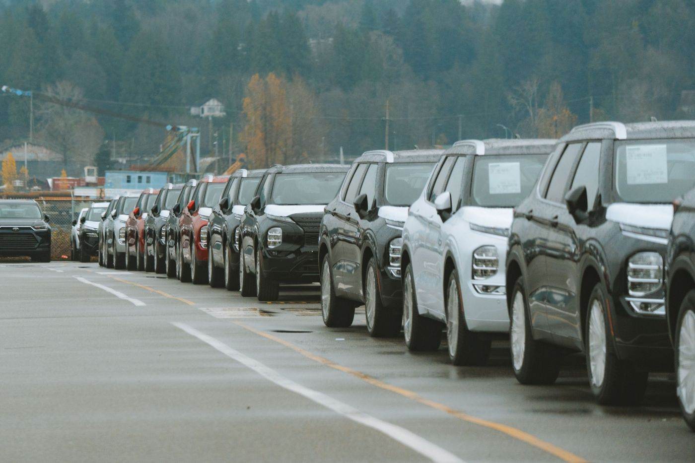 General Motors schimbă strategia: introduce SUV-uri hibride pentru a recupera cota de piață în SUA