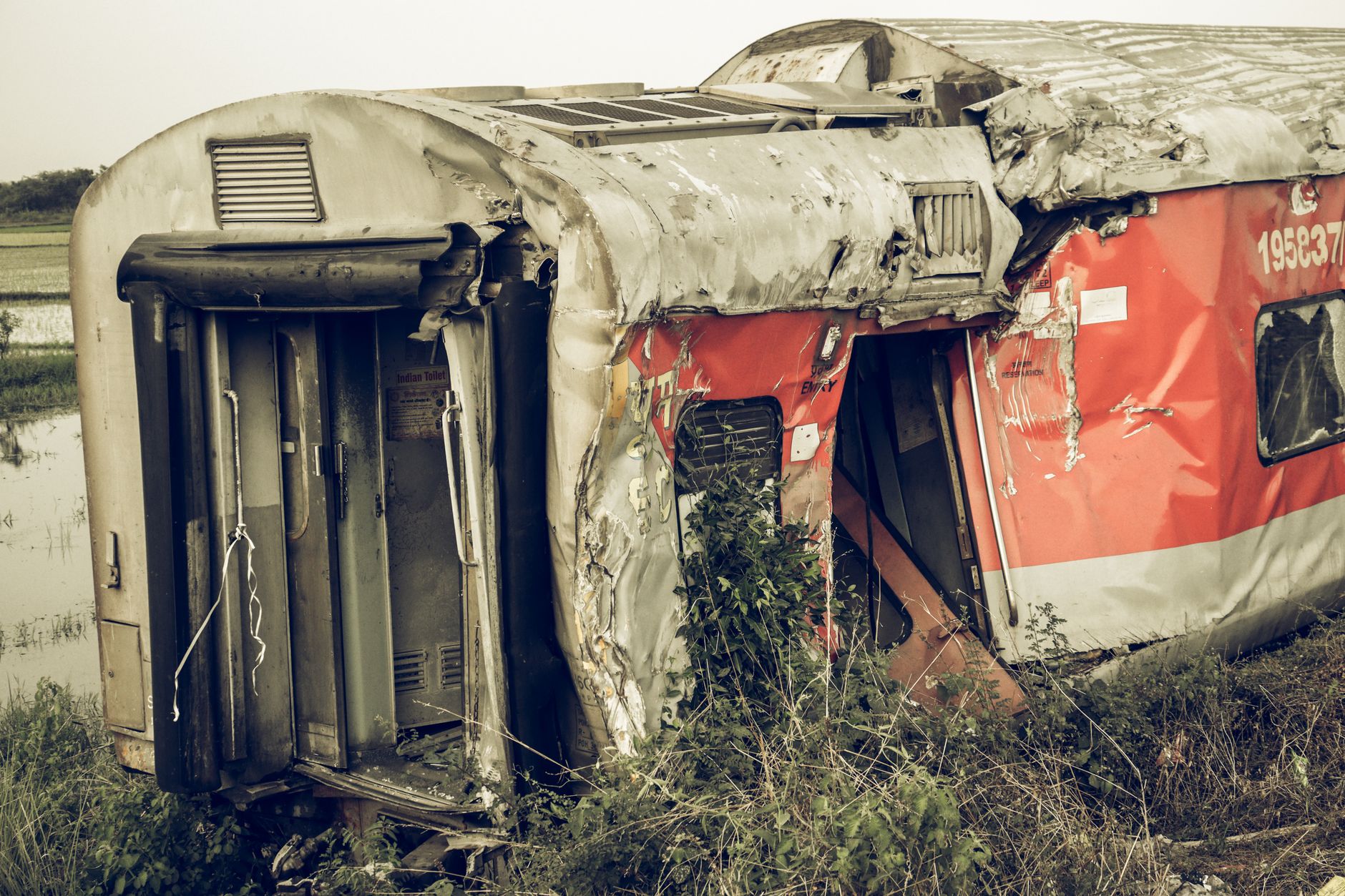 MAE verifică dacă cetățeni români sunt printre victimele accidentului feroviar din Spania