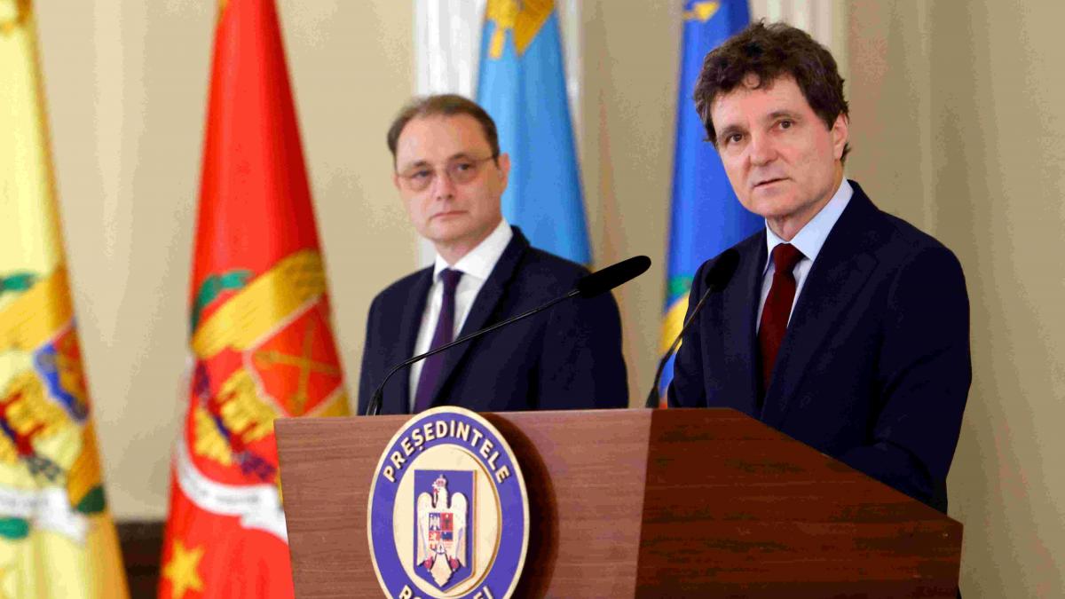 Mesaje de solidaritate din partea Nicușor Dan și Luca Niculescu după tragedia feroviară din Spania