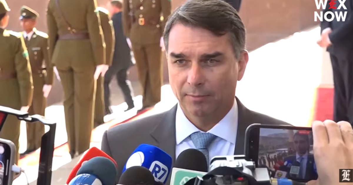 Flávio Bolsonaro s-a refugiat în Miami și s-a autoproclamat lider al Braziliei după înfrângerea electorală