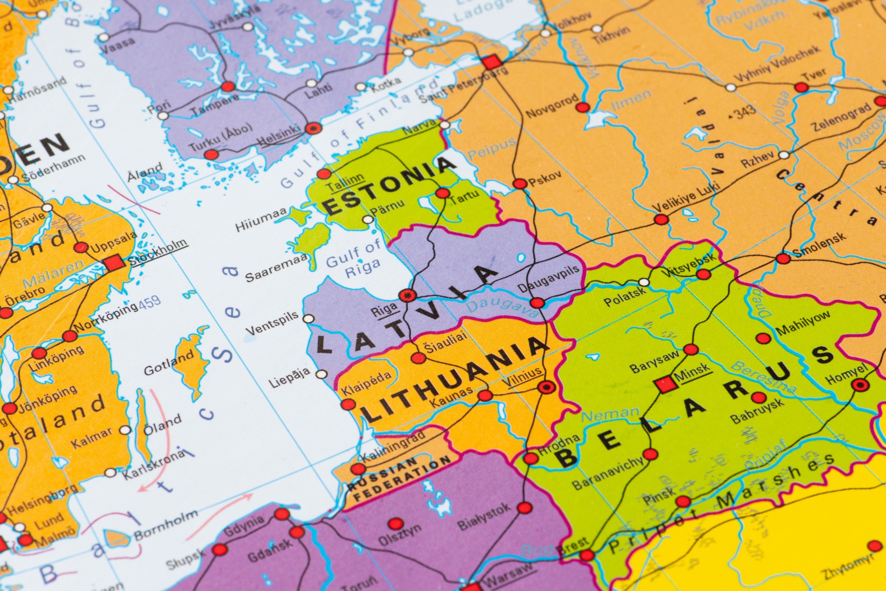 Estonia poate continua fortificarea frontierei cu Rusia prin achiziția a 600 de buncăre