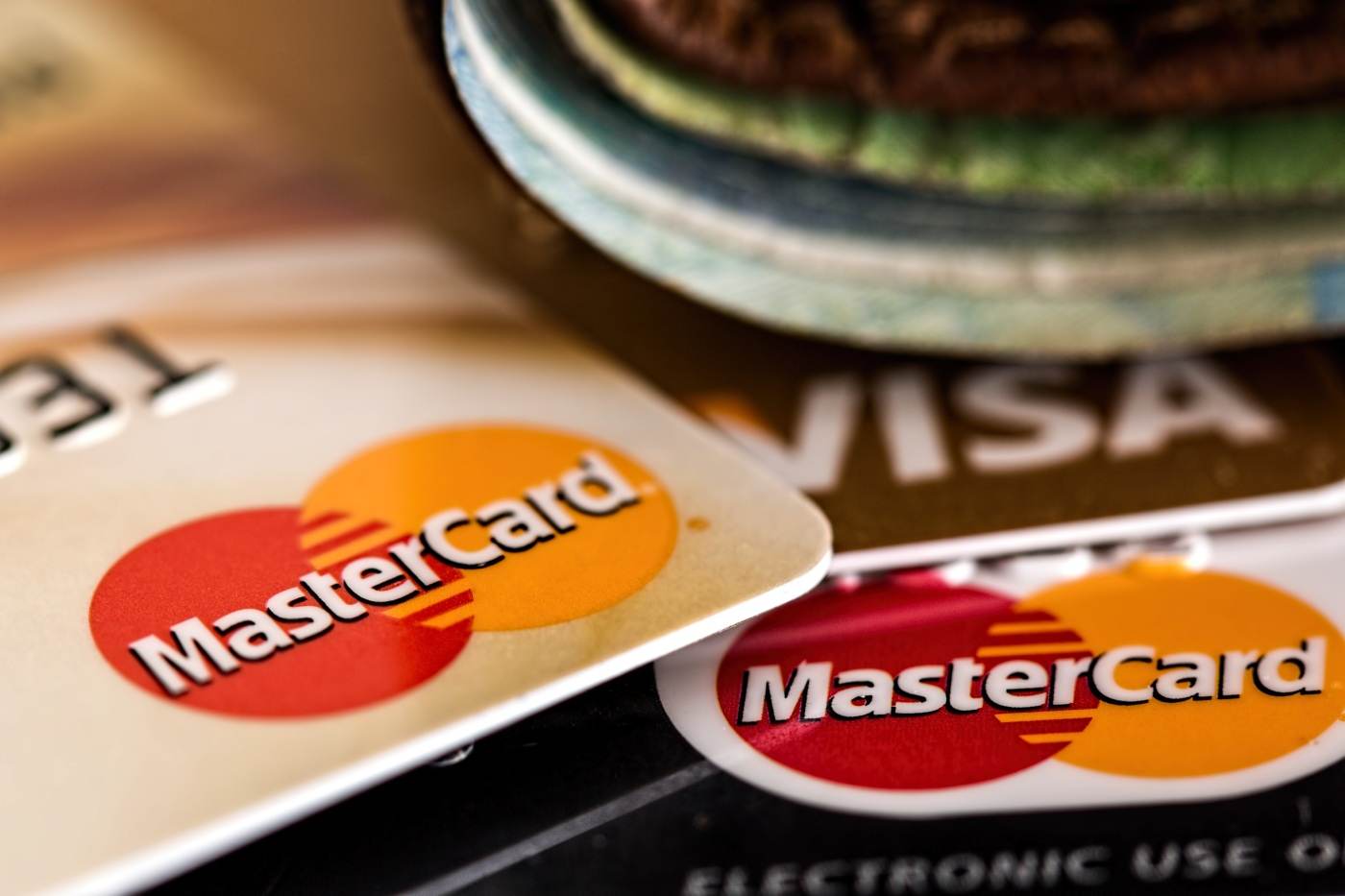 Mastercard depășește estimările profitului în trimestrul trei, pe fondul cheltuielilor de consum
