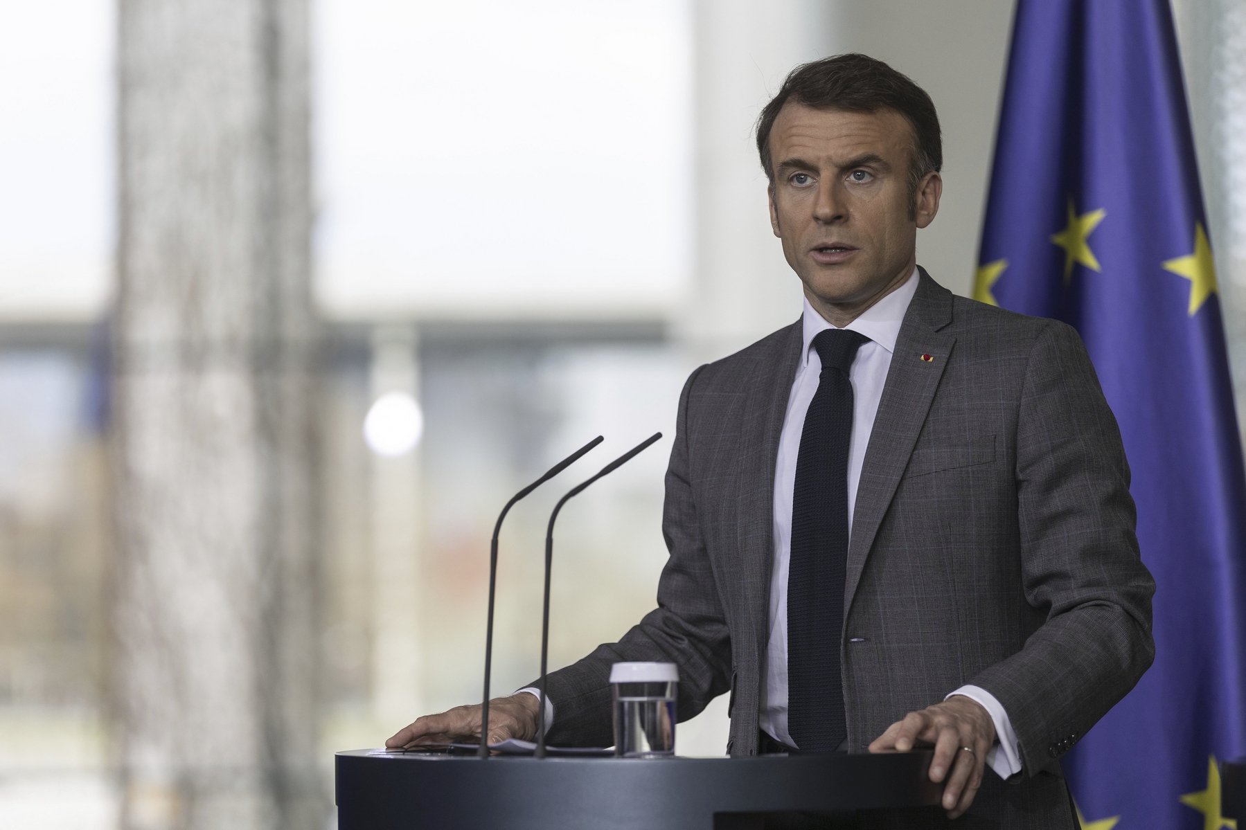 Emmanuel Macron avertizează că atacurile hibride ale Rusiei împotriva Europei vor fi sancționate