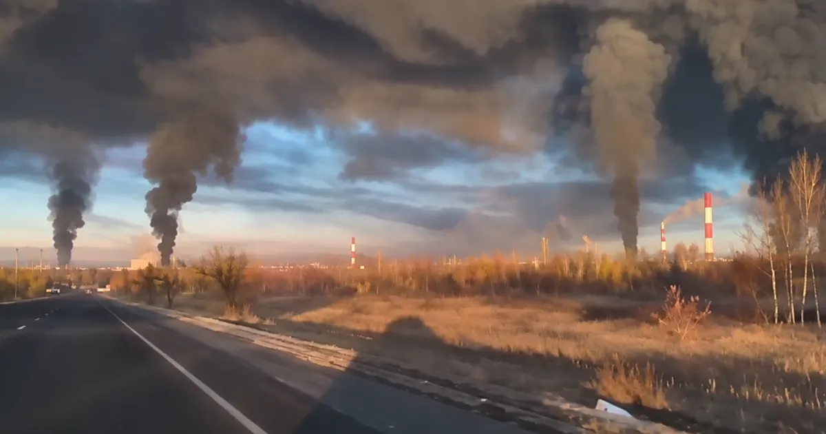 Incendiu masiv la o rafinărie Rosneft în Rusia, după un atac cu drone ucrainene