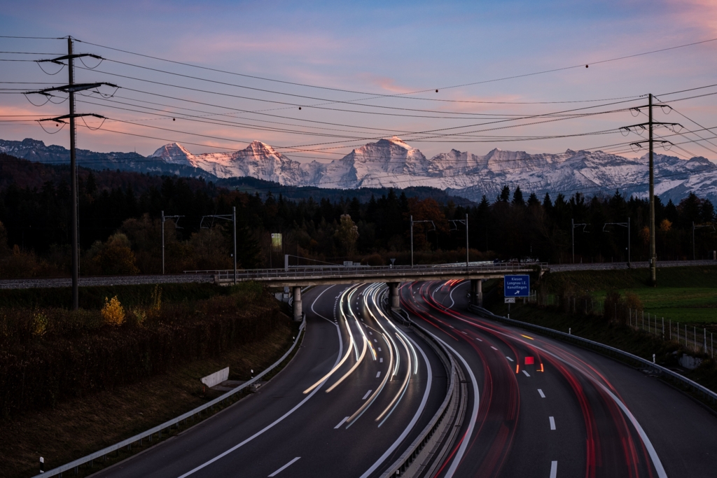 Elveția analizează limitarea vitezei pe autostrăzi la 80 km/h din cauza crizei de combustibil