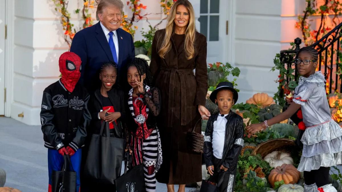 Donald și Melania Trump au găzduit evenimentul de Halloween de la Casa Albă