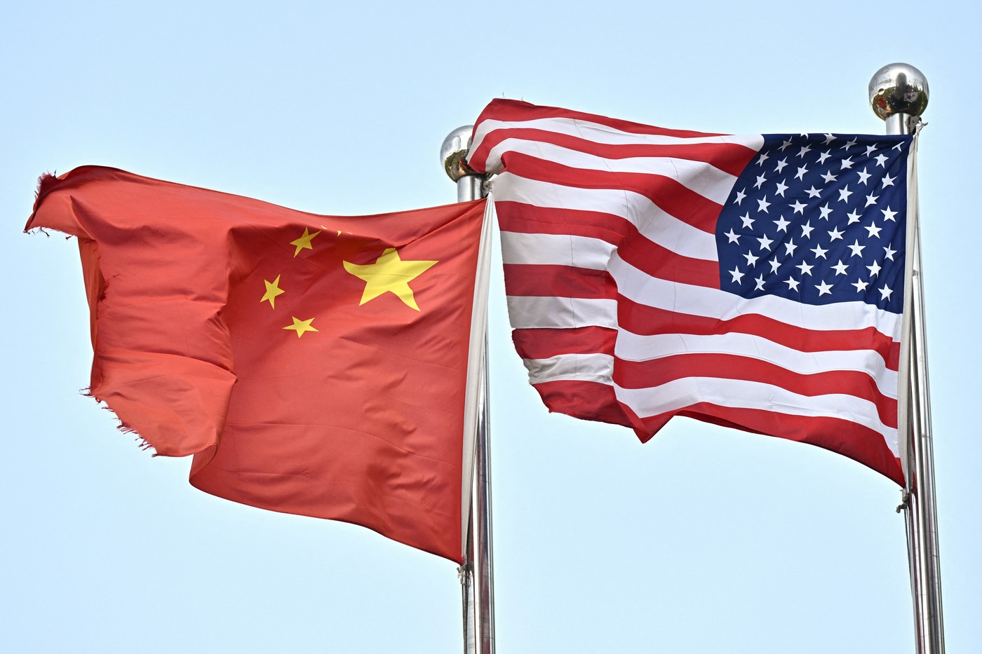 Condamnare dură în California: doi spioni chinezi au primit 30 de ani de închisoare pentru spionaj