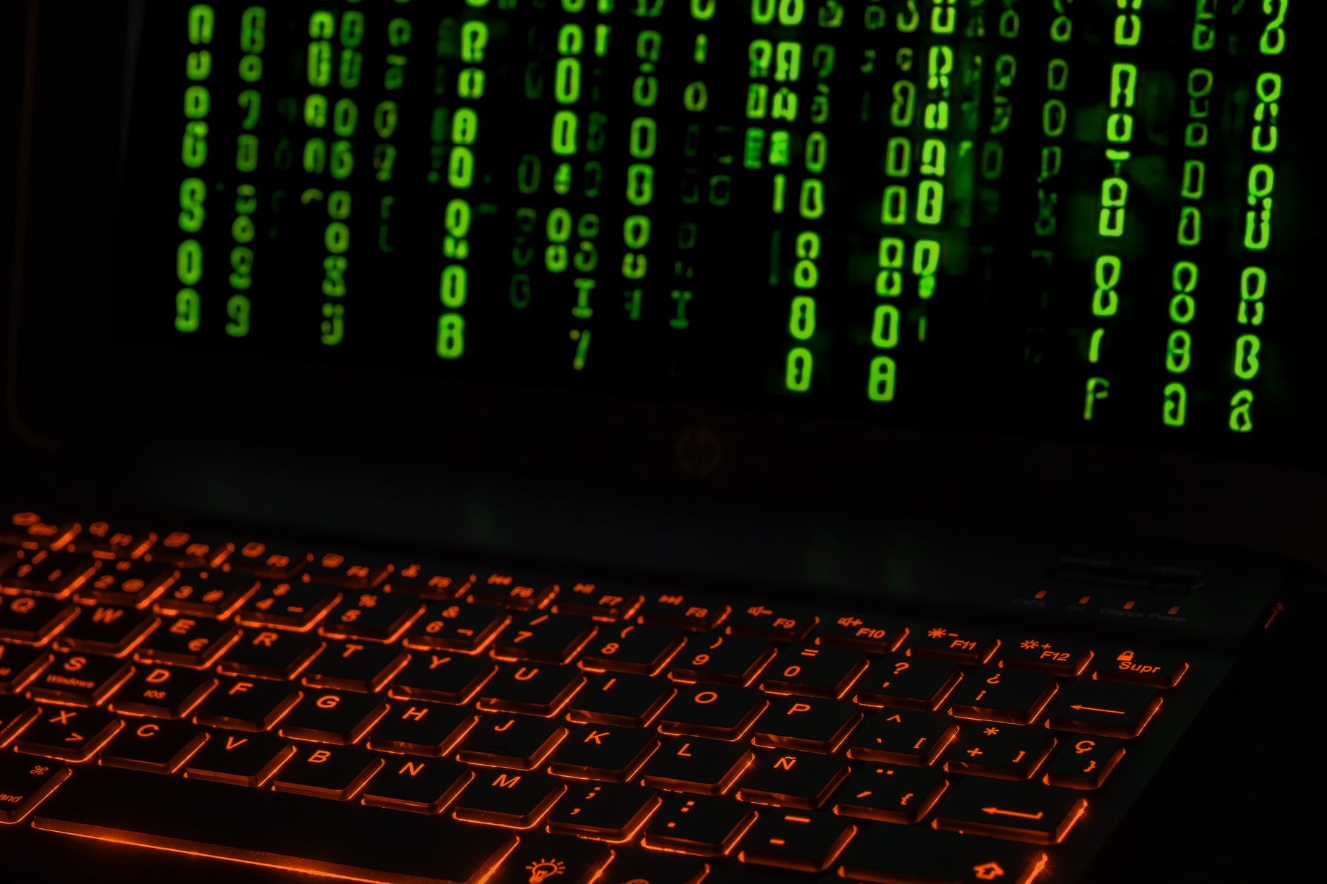 Atac cibernetic masiv asupra Binance: Hackerii de la Lazarus sunt suspectați de furtul a 6,3 miliarde de dolari