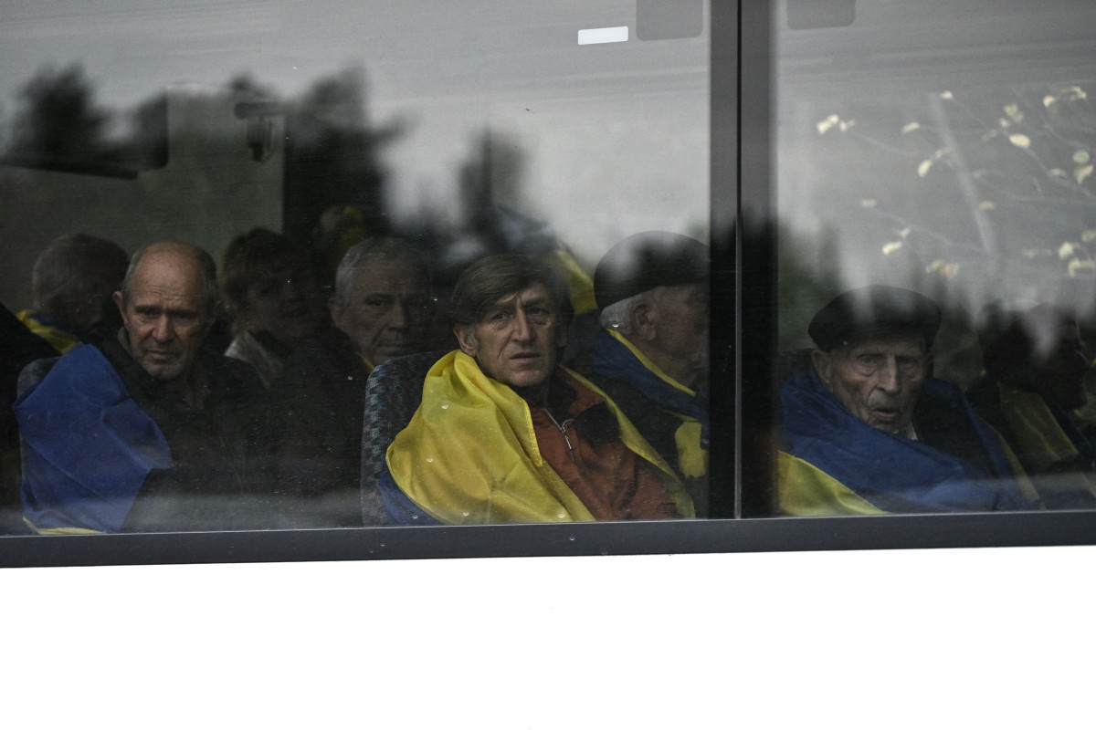 Rezidenții evacuați din orașul Oleșki au reușit să treacă granița în Ucraina