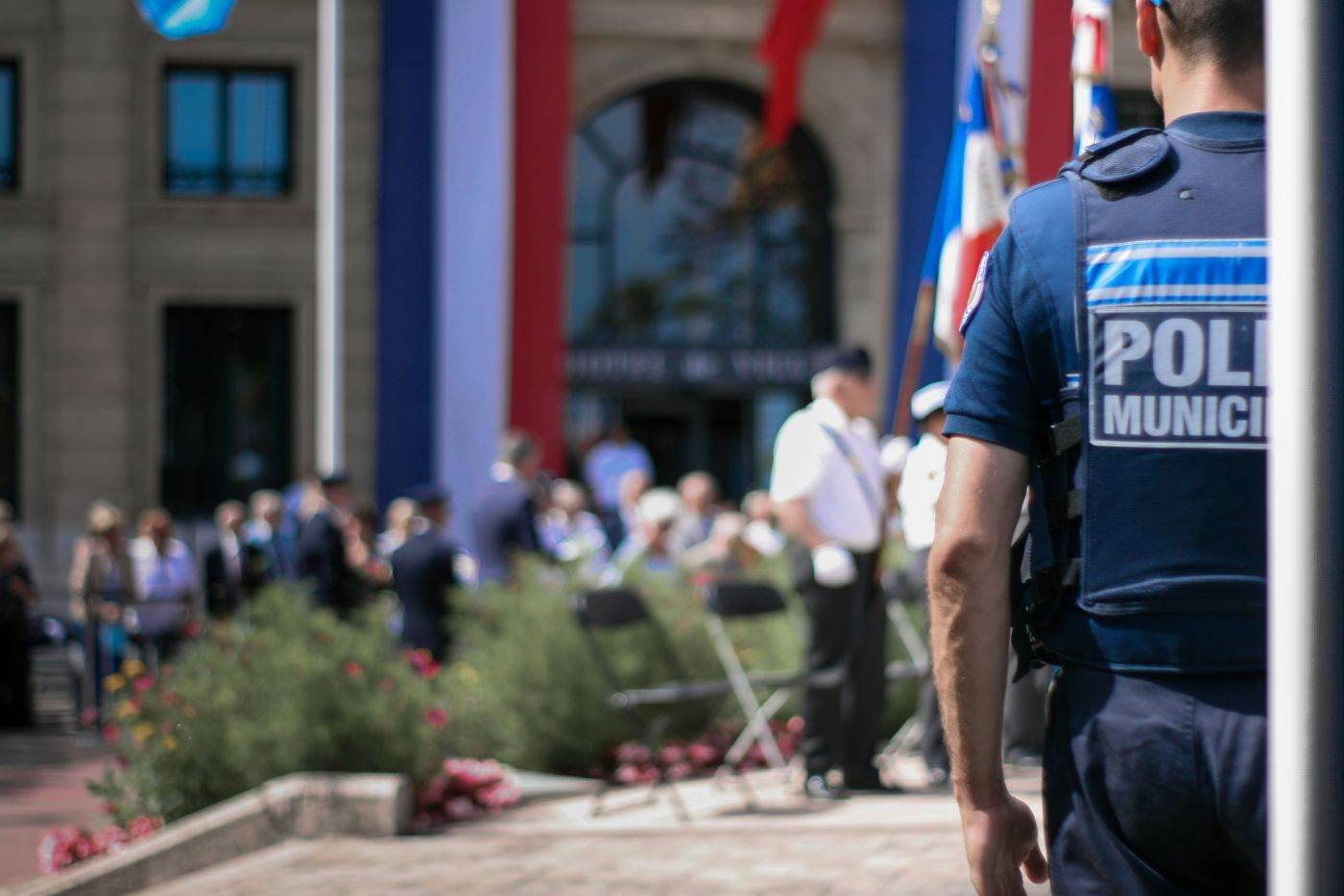 Incident violent la protestul din fața Tribunalului Constituțional din Polonia: un bărbat înarmat a fost reținut