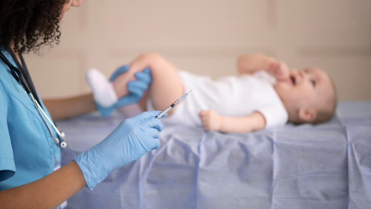 Scădere alarmantă a ratei vaccinării infantile în România și Europa: Analiza studiului publicat în The Lancet
