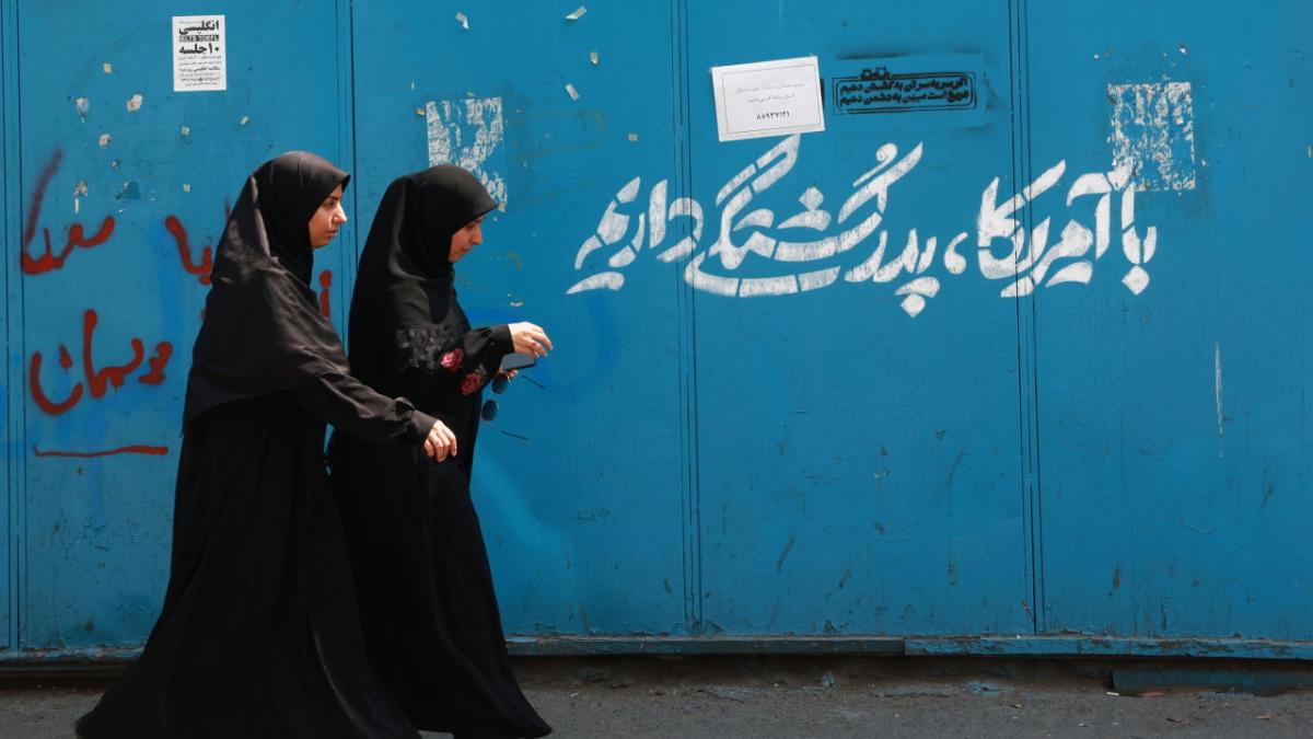 Analiză sociologică: China are șansa de a deveni o mare putere, în timp ce Iranul este blocat de sistemul politic