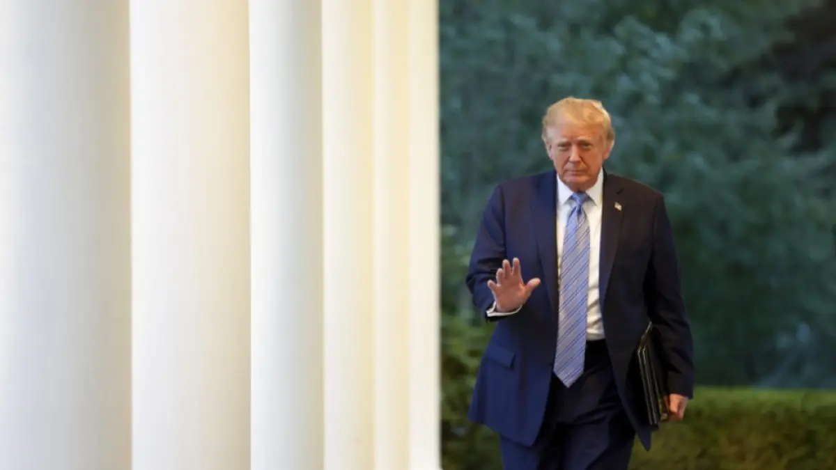 Donald Trump interzice accesul CNN și Politico la Casa Albă sub acuzații de știri false