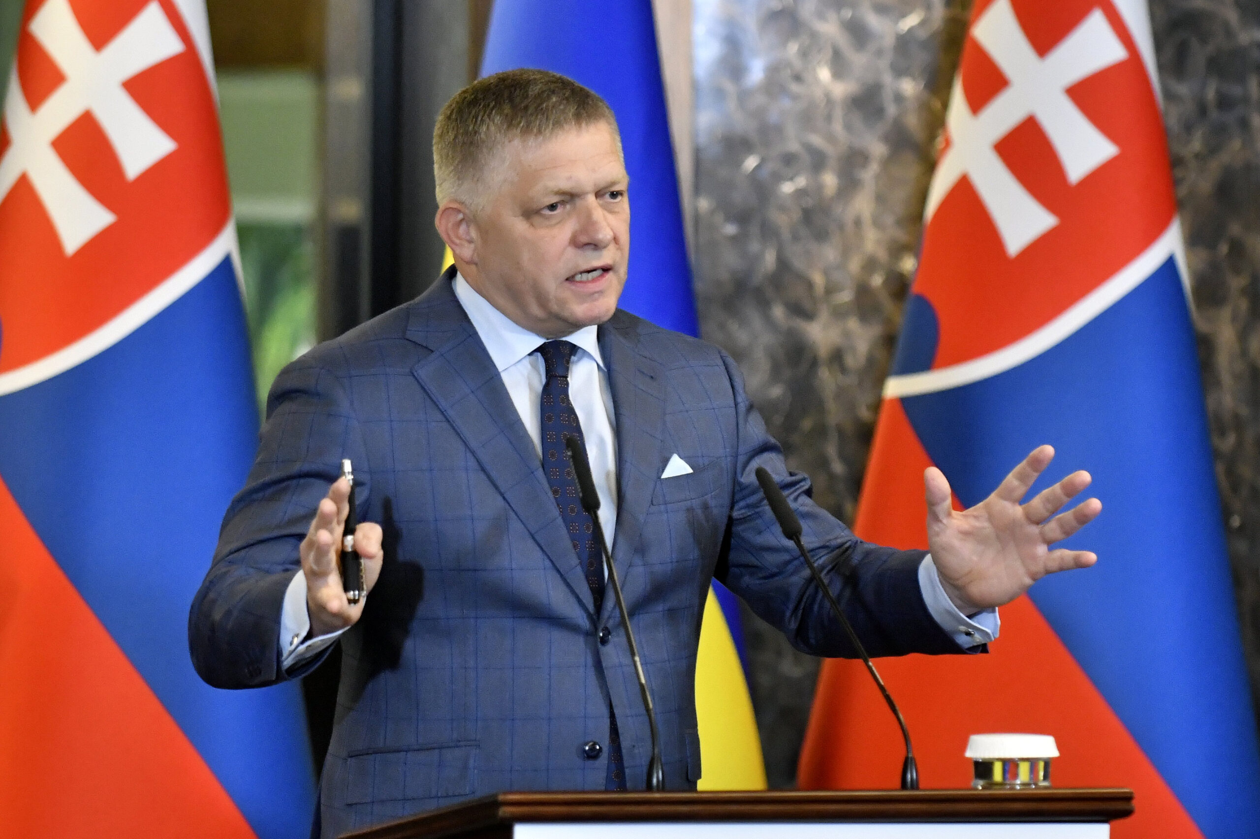 Robert Fico avertizează că „șoimii războiului” din NATO vor declanșa un conflict direct cu Rusia