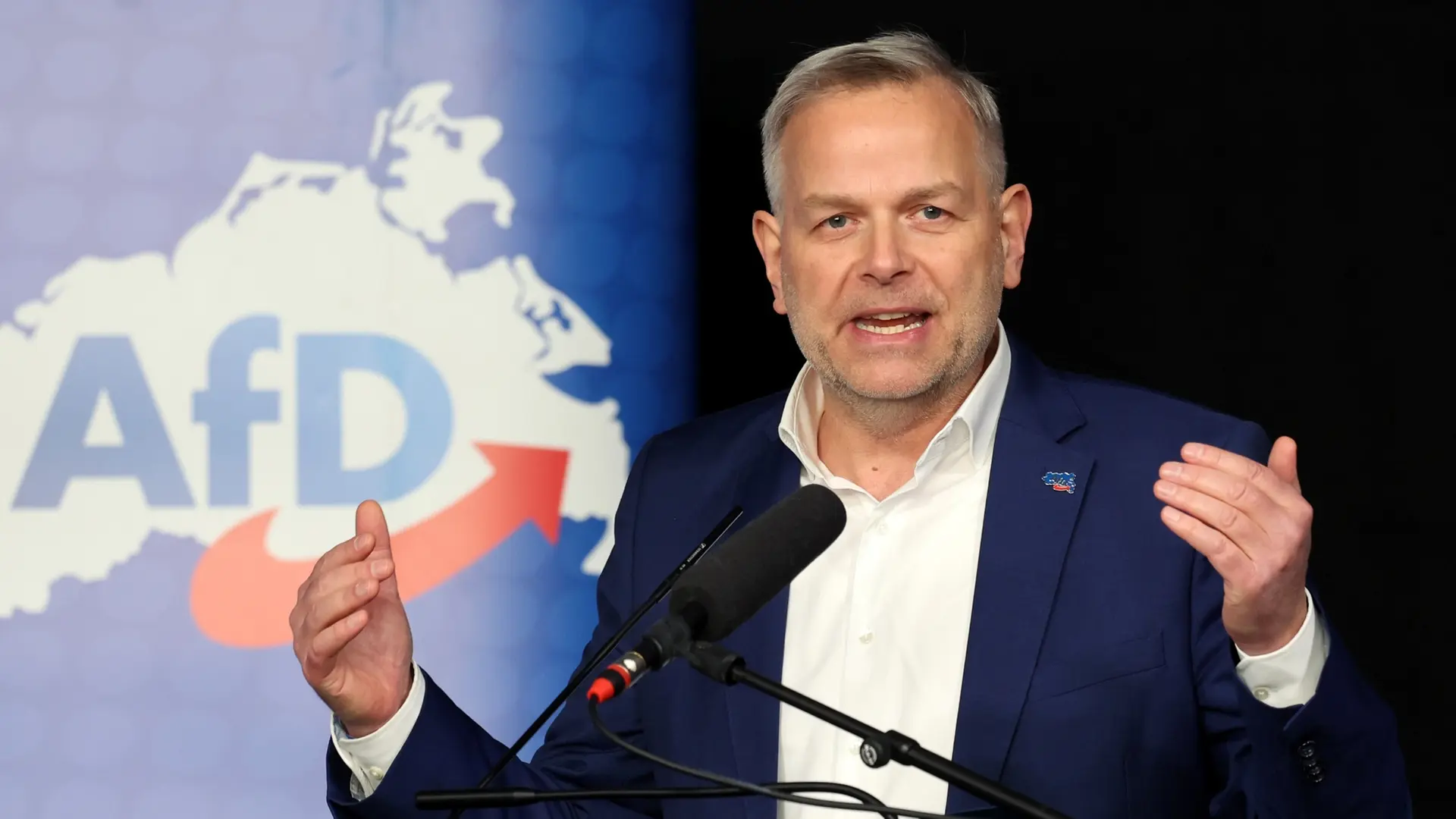 Leif-Erik Holm, candidatul AfD pentru funcția de premier în Mecklenburg-Pomerania Inferioară, pune presiune pe guvern